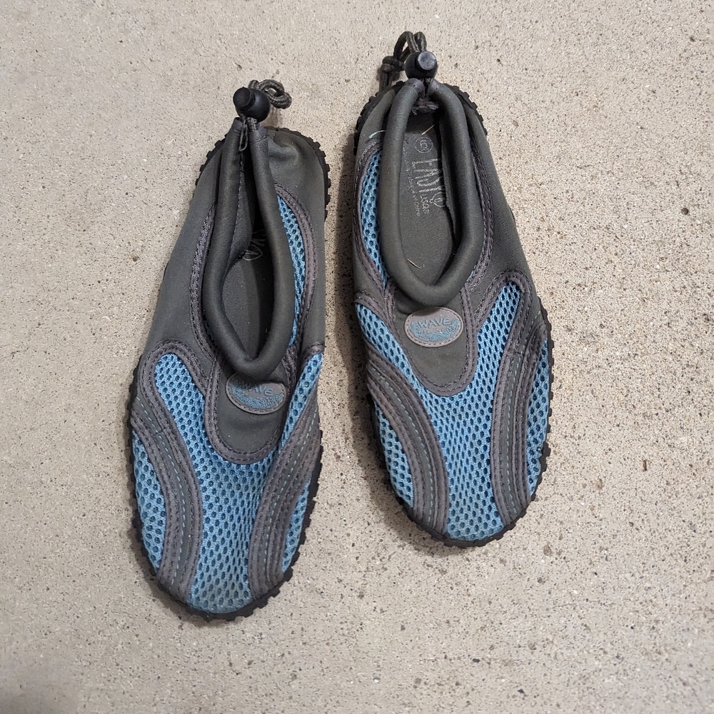 Women's Water Shoes Size 6